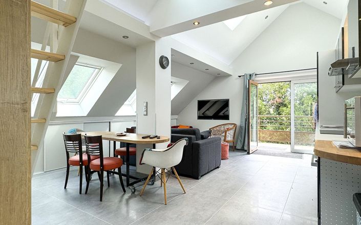 Image No.16-6 Bed House for sale