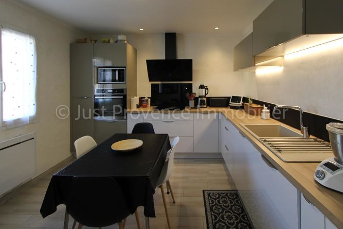 Image No.7-4 Bed House for sale