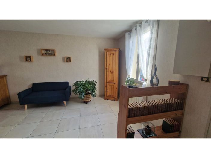 Image No.11-3 Bed House for sale