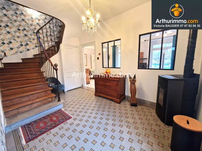 Image No.2-5 Bed House for sale