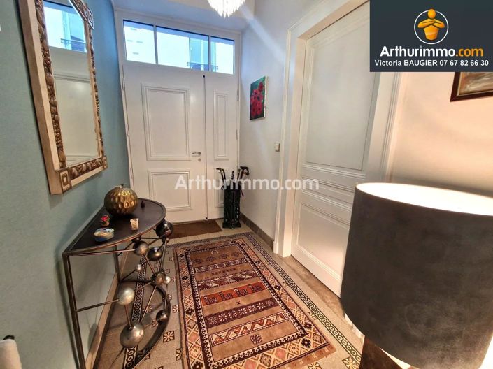 Image No.7-5 Bed House for sale