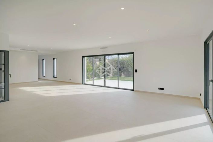 Image No.4-3 Bed House for sale