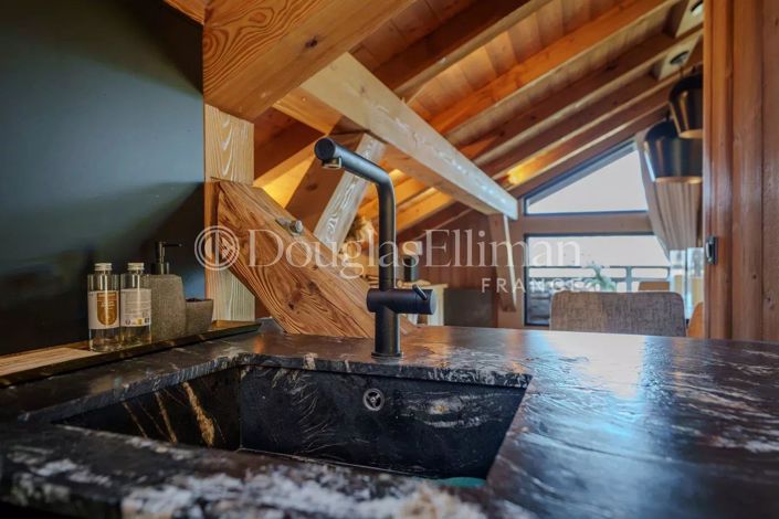 Image No.10-5 Bed Apartment for sale