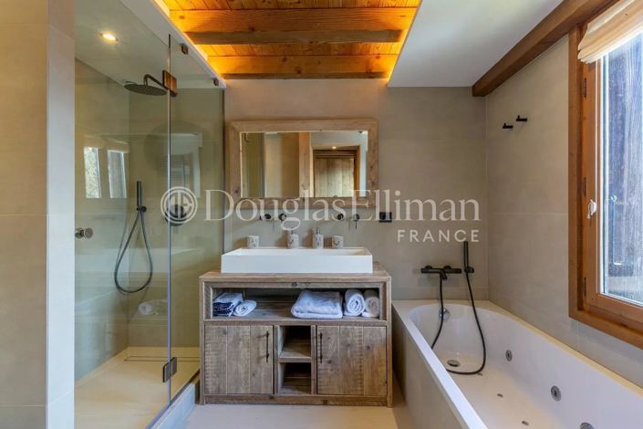 Image No.12-5 Bed Apartment for sale