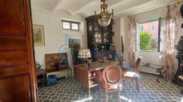 Image No.2-4 Bed House for sale