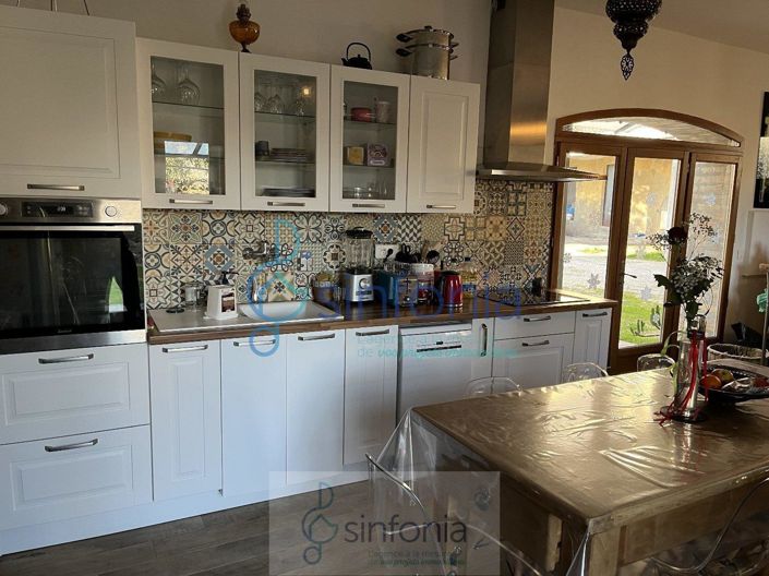 Image No.6-3 Bed House for sale