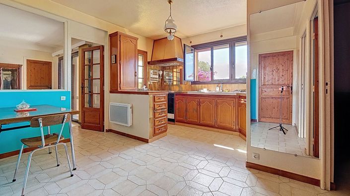 Image No.10-4 Bed House for sale