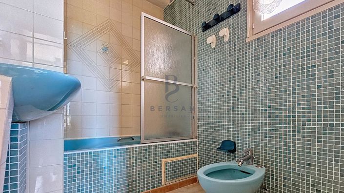 Image No.13-4 Bed House for sale