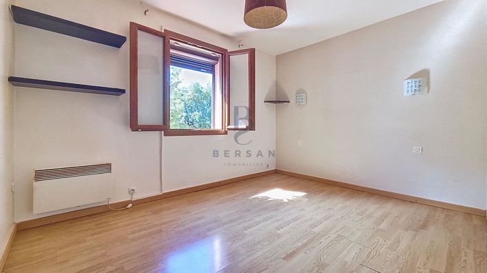 Image No.15-4 Bed House for sale