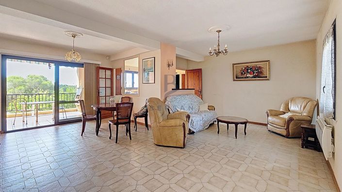 Image No.6-4 Bed House for sale