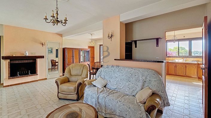 Image No.9-4 Bed House for sale