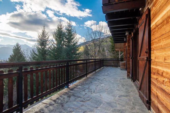 Image No.19-7 Bed House for sale