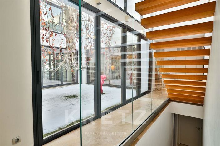 Image No.12-7 Bed House for sale