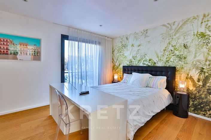 Image No.17-7 Bed House for sale