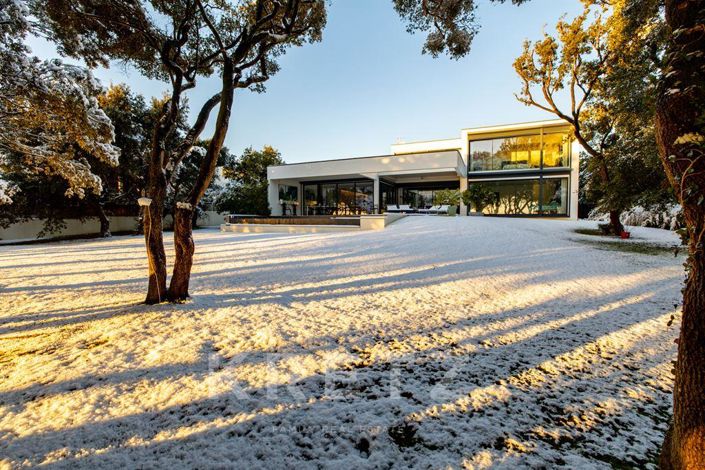 Image No.9-7 Bed House for sale