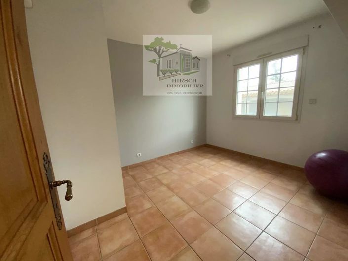 Image No.6-5 Bed House for sale