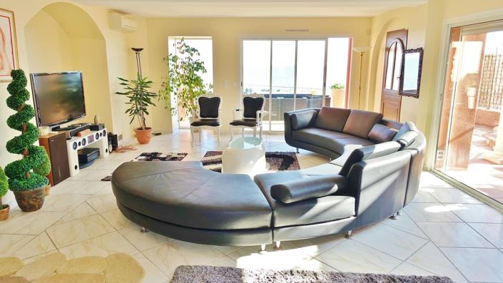 Image No.5-11 Bed House for sale