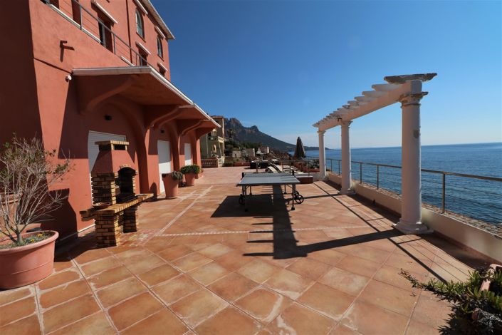 Image No.8-11 Bed House for sale
