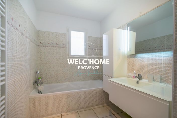 Image No.12-3 Bed House for sale