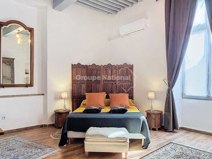 Image No.12-5 Bed Property for sale