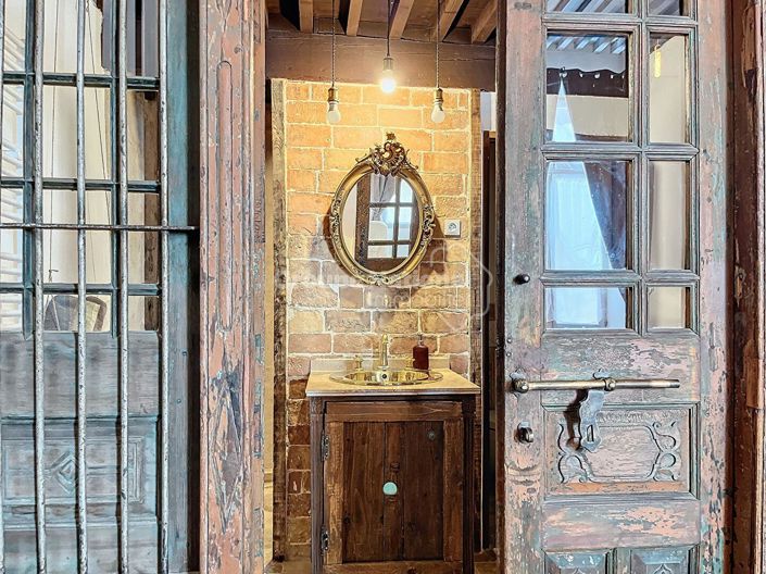 Image No.14-5 Bed Property for sale