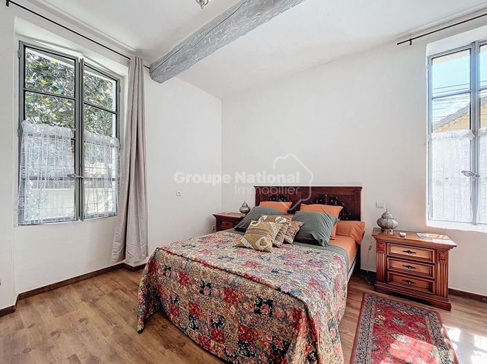 Image No.16-5 Bed Property for sale