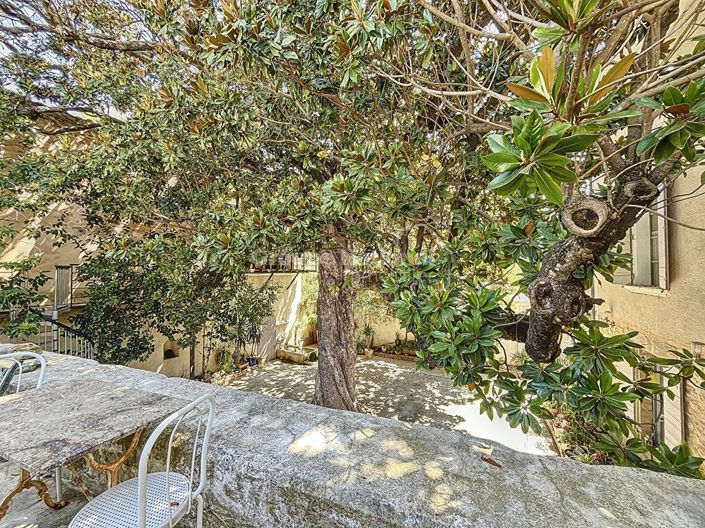 Image No.20-5 Bed Property for sale