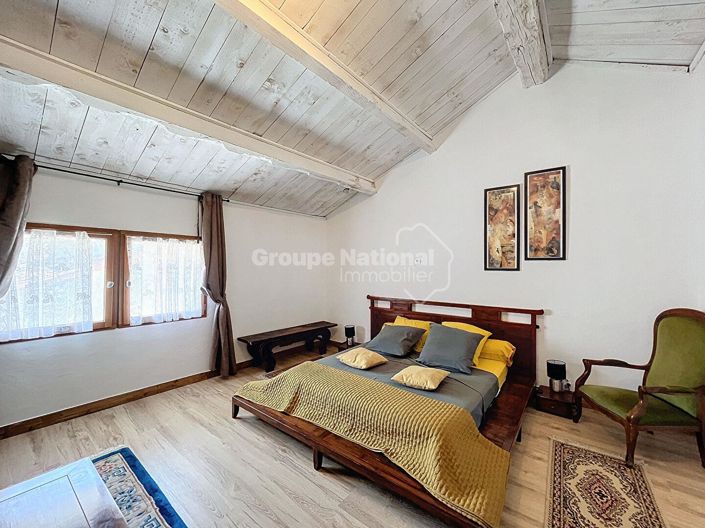 Image No.24-5 Bed Property for sale