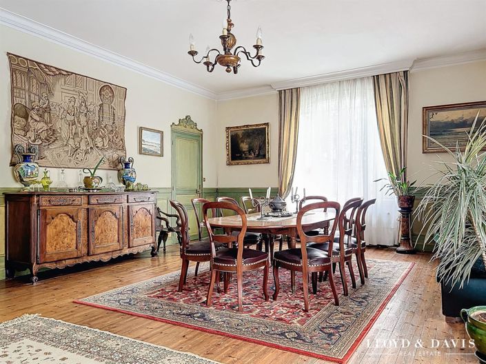 Image No.2-5 Bed House for sale