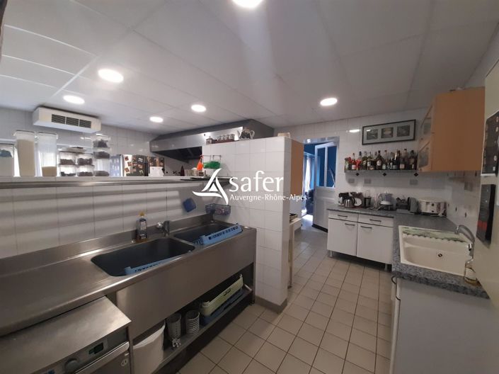 Image No.6-5 Bed House for sale