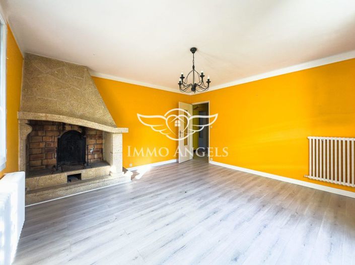 Image No.24-9 Bed House for sale