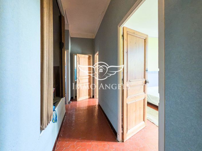 Image No.9-9 Bed House for sale