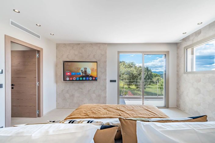 Image No.12-4 Bed House for sale