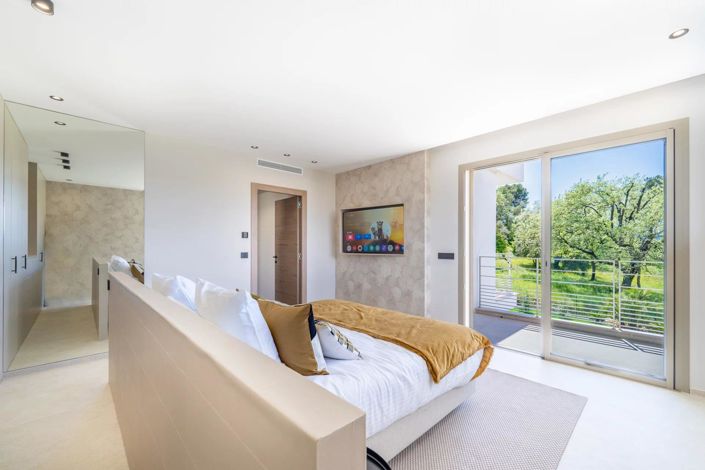 Image No.22-4 Bed House for sale