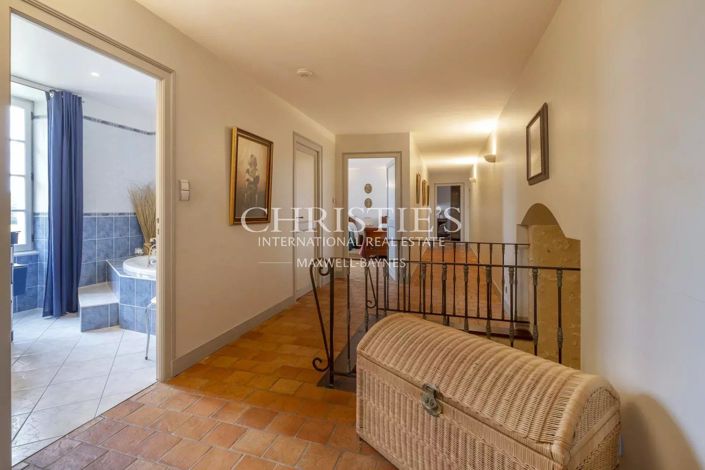 Image No.18-4 Bed House for sale