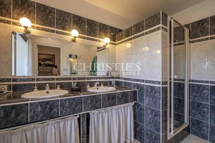 Image No.26-4 Bed House for sale