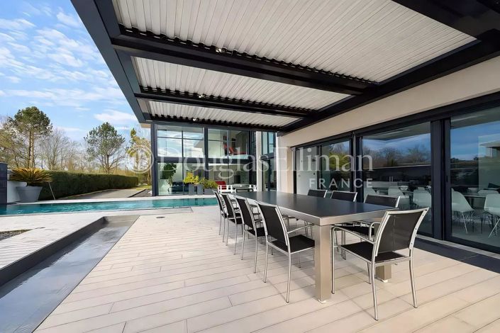 Image No.4-5 Bed House for sale