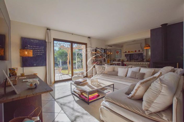 Image No.7-3 Bed House for sale