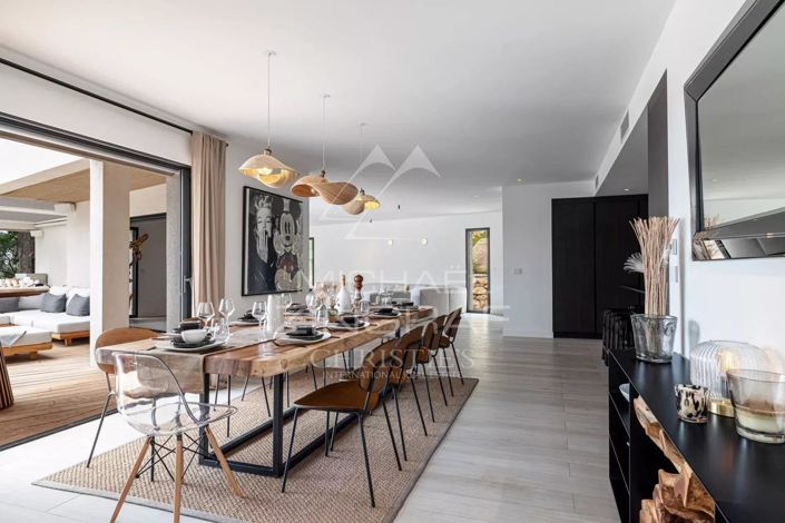 Image No.4-6 Bed House for sale