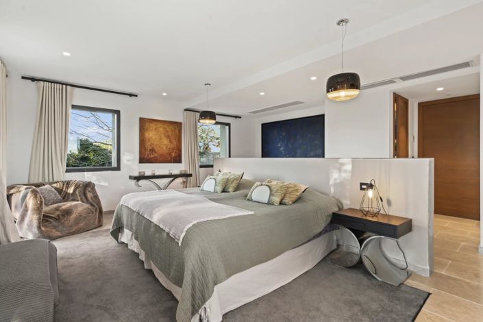 Image No.10-7 Bed House for sale