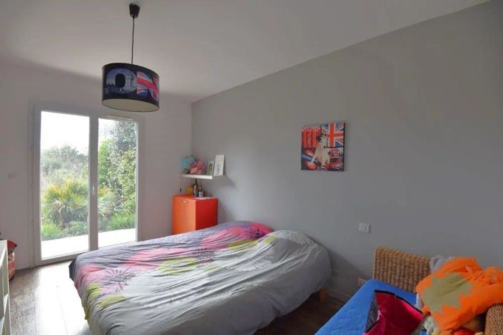 Image No.11-5 Bed House for sale