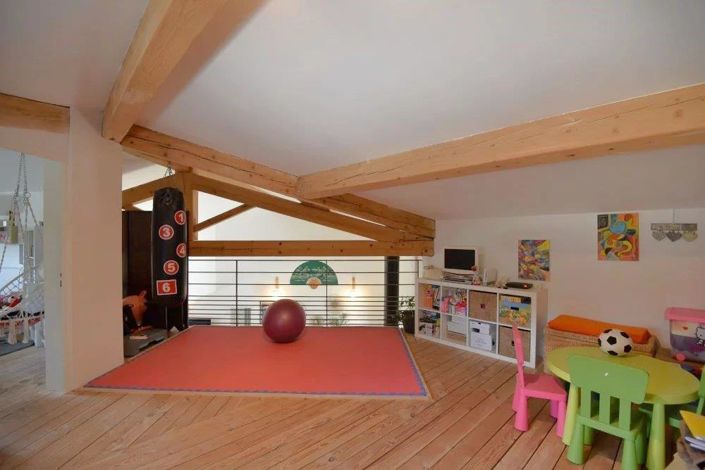 Image No.17-5 Bed House for sale