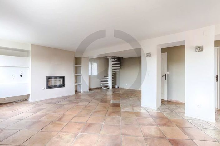 Image No.15-6 Bed House for sale