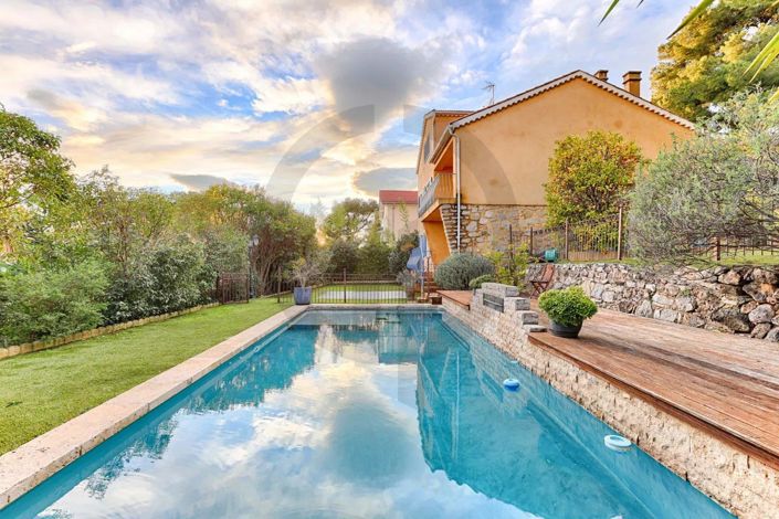 Image No.2-6 Bed House for sale