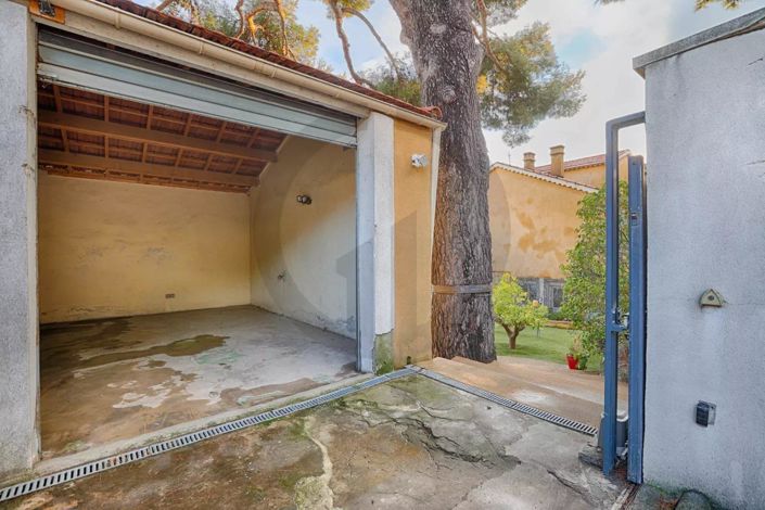 Image No.27-6 Bed House for sale