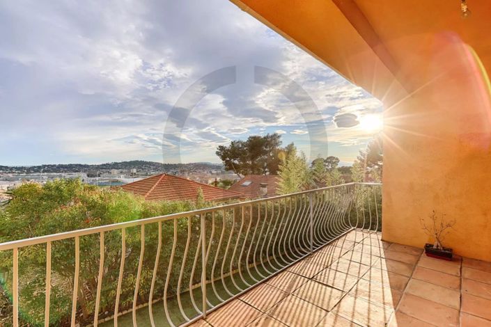 Image No.28-6 Bed House for sale