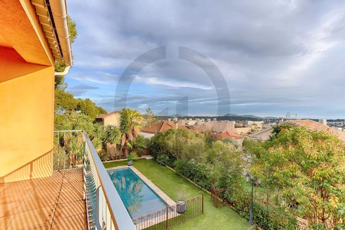 Image No.29-6 Bed House for sale