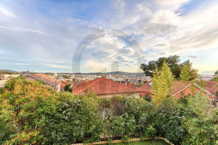 Image No.30-6 Bed House for sale