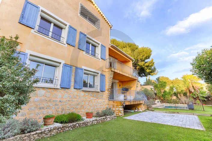 Image No.4-6 Bed House for sale