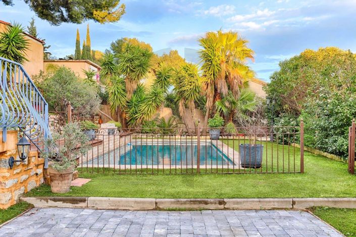 Image No.5-6 Bed House for sale